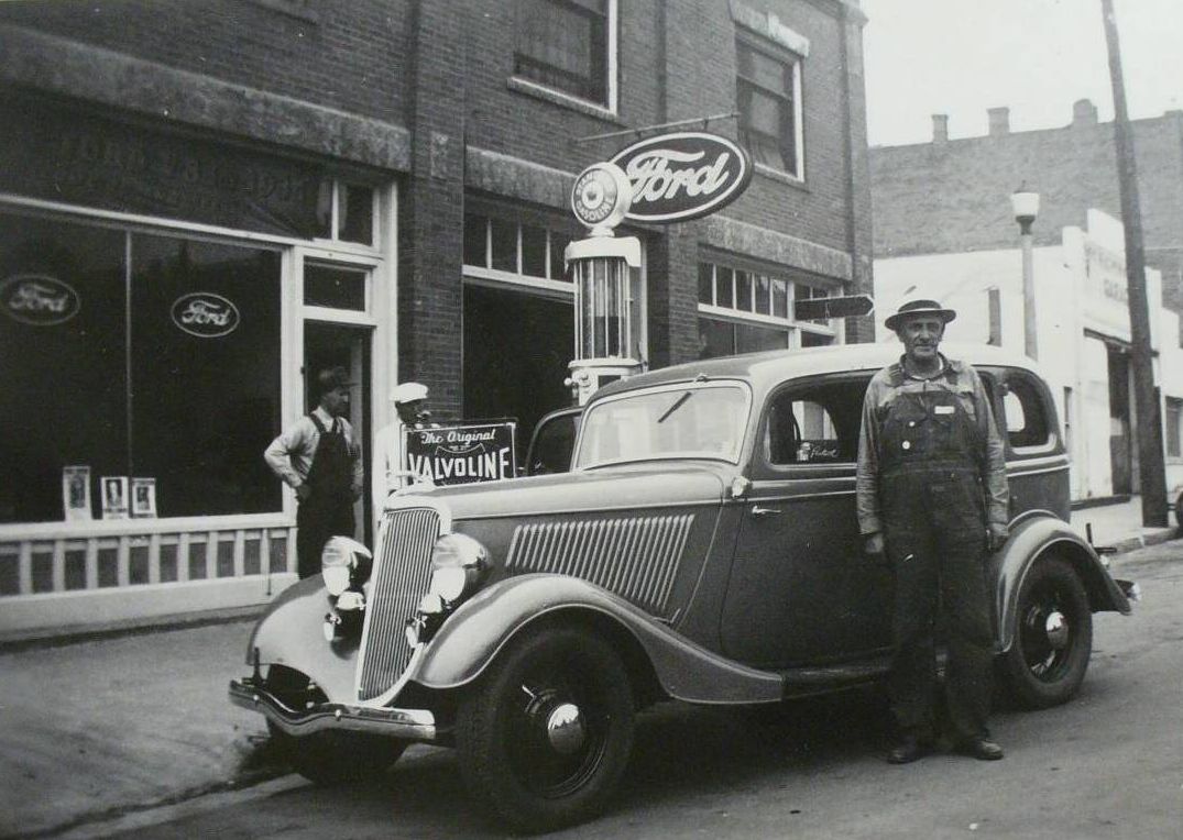 Street scene Butler Motor Co, 1934